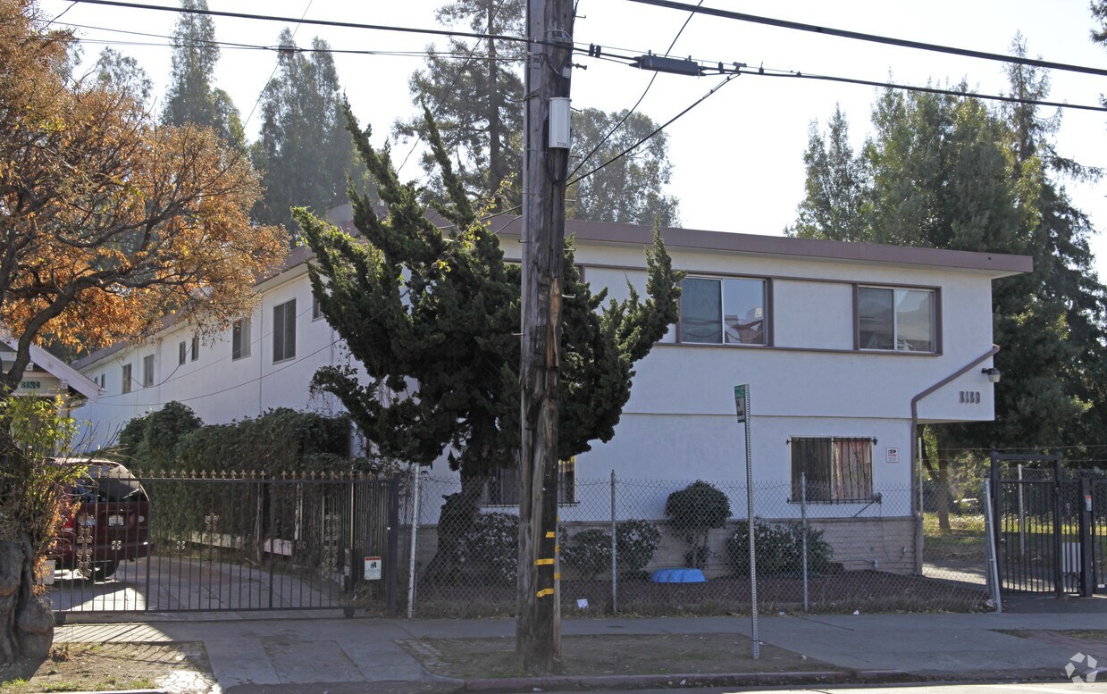 Building Photo - 3130 High St