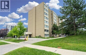 Building Photo - 65 Highland Crescent