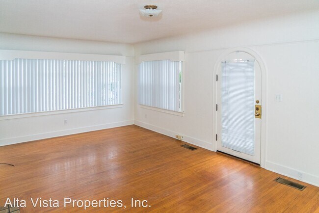 Foto del edificio - 301-305 Brookes Ave