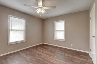 Building Photo - 10921 Shady Ln