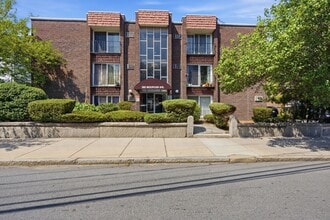 Building Photo - 180 Mountain Ave