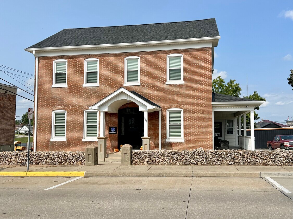 118 W Saint Joseph St Unit E, Perryville, MO 63775 Apartments in Perryville, MO