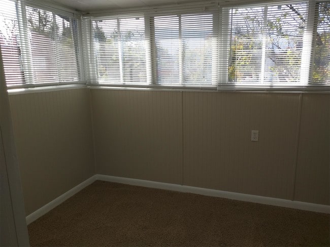 Building Photo - 715 N Nevada Ave