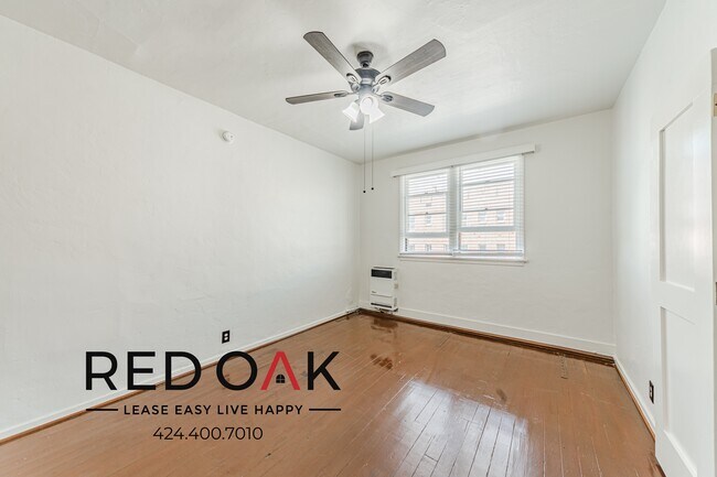 Foto del edificio - 826 S Hobart Blvd