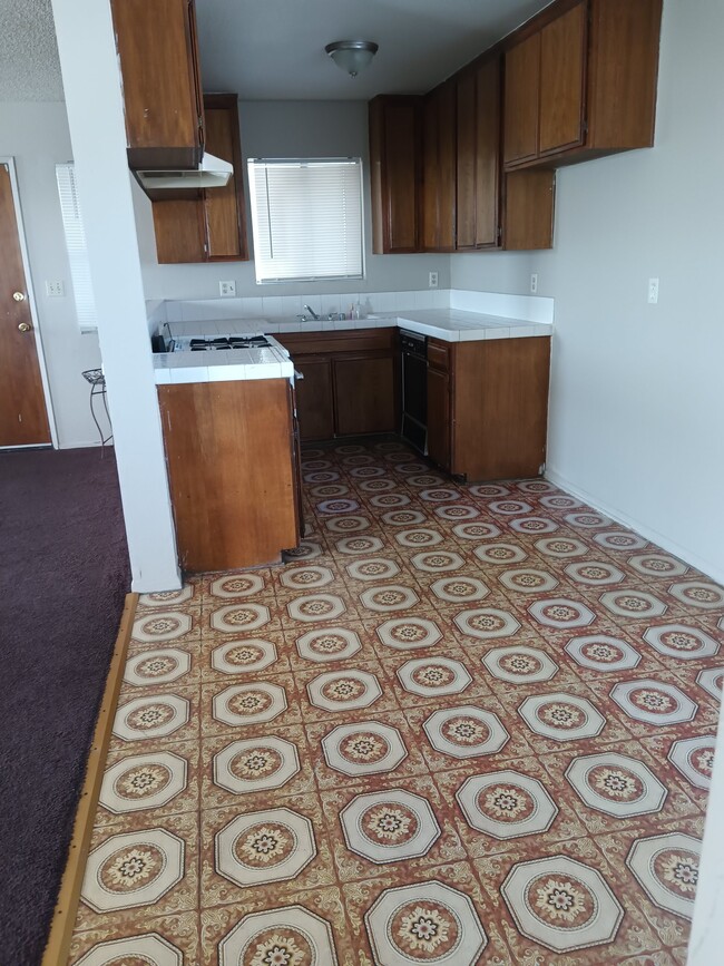 Photo - 11609 Oxford Ave Apartment