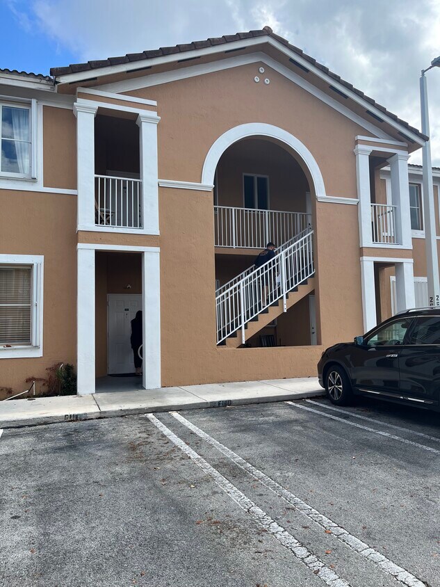 17600 NW 73rd Ave Unit 2016, Hialeah, FL 33015 Condo for Rent in Hialeah, FL