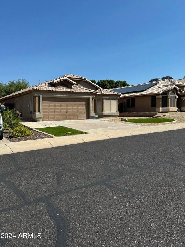 Building Photo - 6634 W Saddlehorn Rd