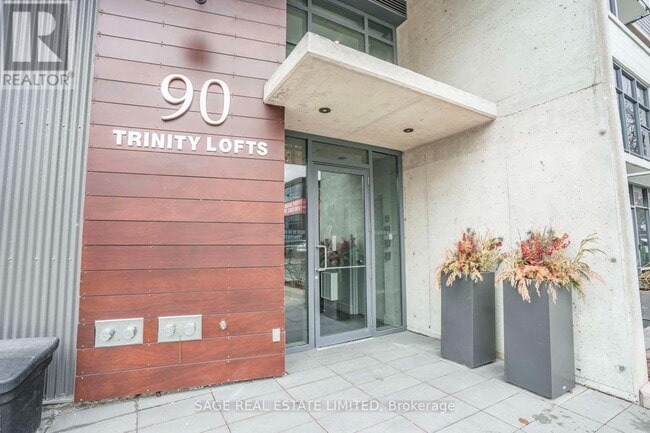 Building Photo - 90 Trinity St