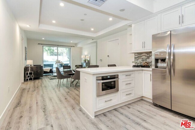 Building Photo - 1237 S Holt Ave