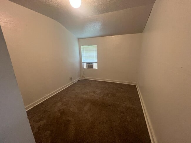 Building Photo - 8206 Sunflower Dr