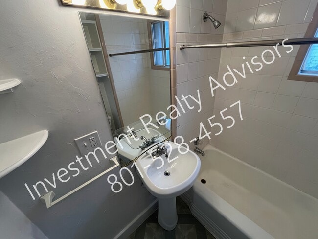 Building Photo - 659 E 200 S