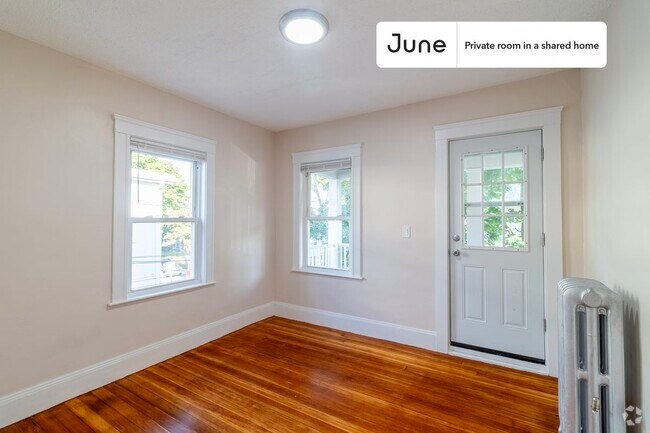 Building Photo - Private bedroom in 6 bed/2 bath Home