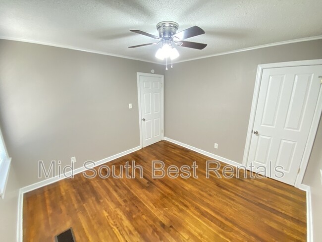 Foto del edificio - 1600 Cherry Rd