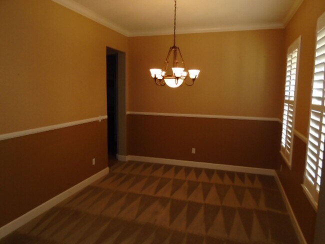 Building Photo - NICE 2 STORY HOME IN WHITNEY OAKS GATED CO...