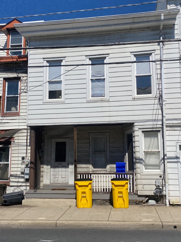 Building Photo - 423 E Main St