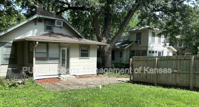 Building Photo - 1213 SW Plass Ave