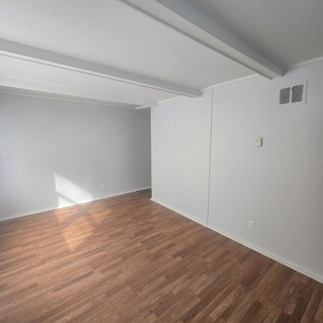 Foto del edificio - 706/708 E Division St.