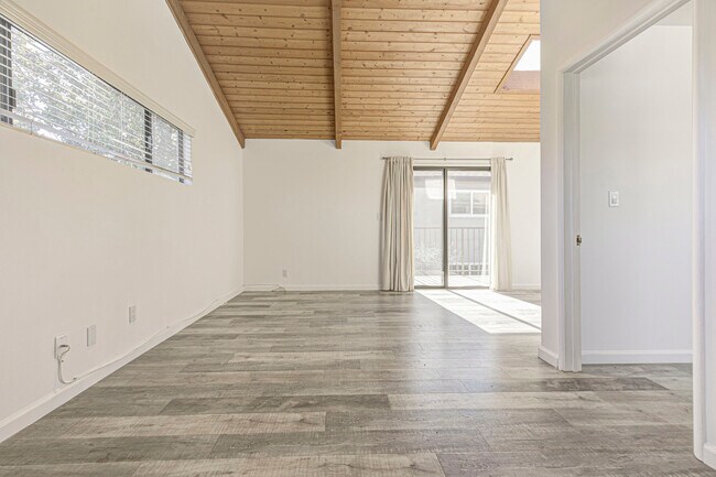 Foto del edificio - 6011 Bellaire Ave