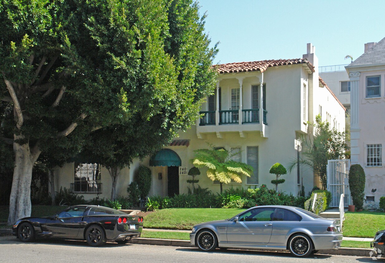 Foto principal - 240 S Lasky Dr