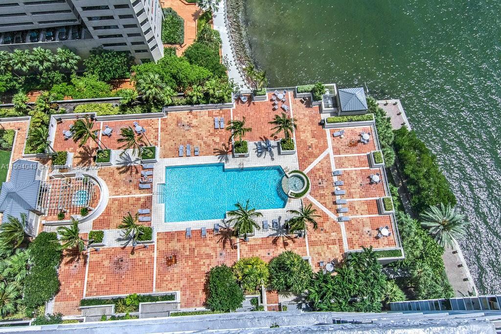 Foto principal - 1111 Brickell Bay Drive Unit 703