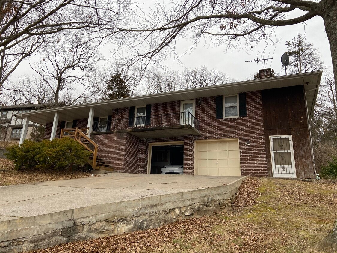 Foto principal - 2203 Weathered Rock Rd
