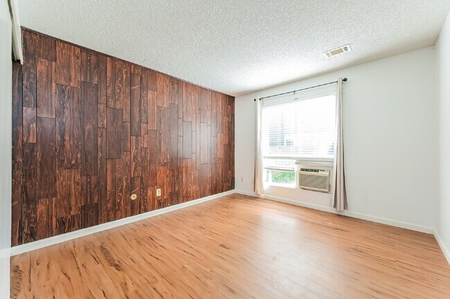 Foto del edificio - Cozy Garden-Level Condo with Park Views