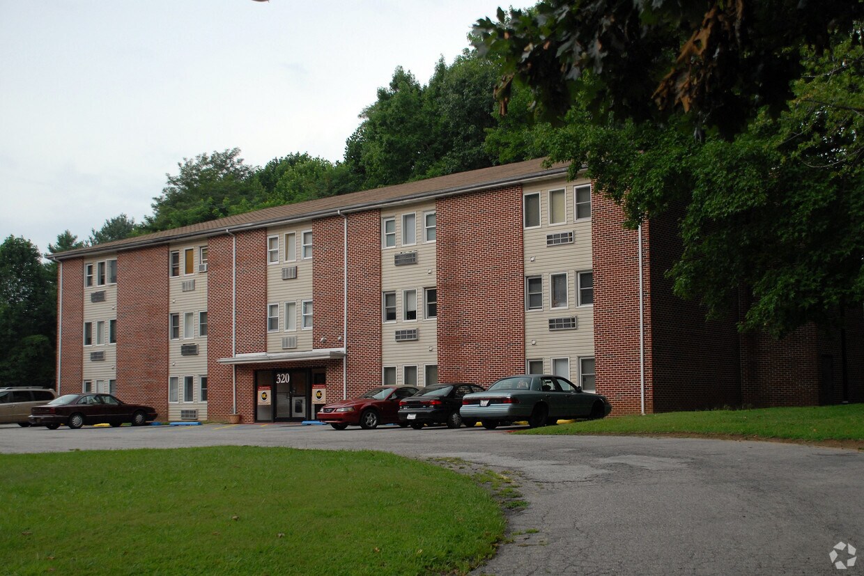 Foto del edificio - Mishoe Towers Apartments
