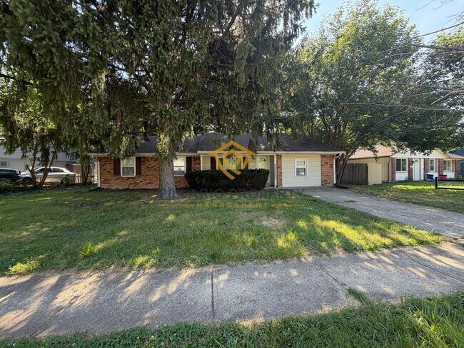 Building Photo - Updated 4-Bedroom Near Eagle Creek Park with Spacious Yard, Available NOW!