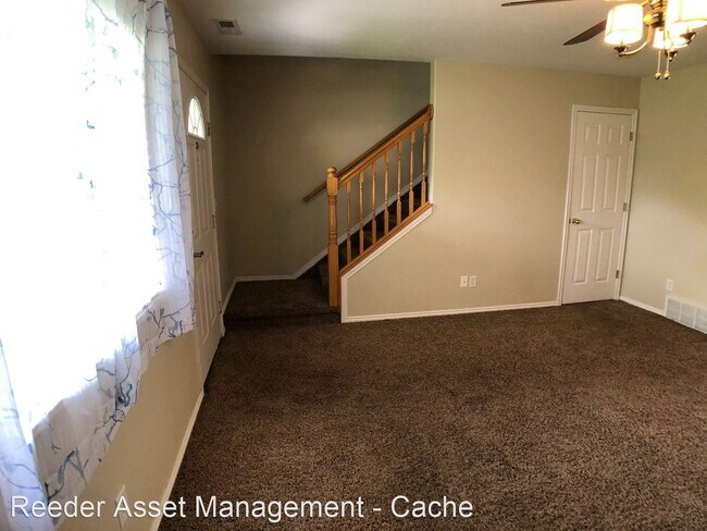 Foto del edificio - 2 br, 1.5 bath House - 69 Hampton Place