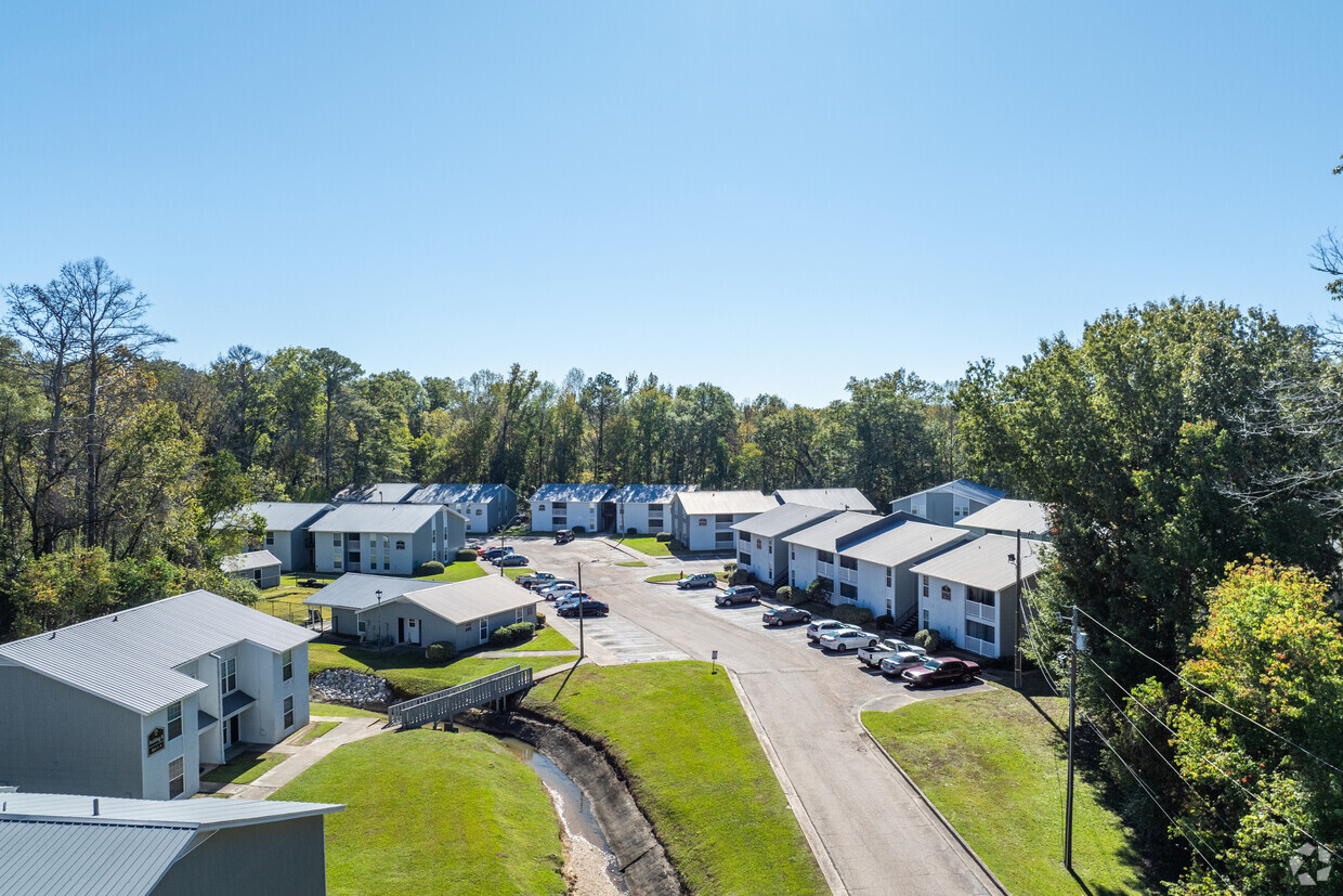 Primary Photo - Meadow Creek Apartments