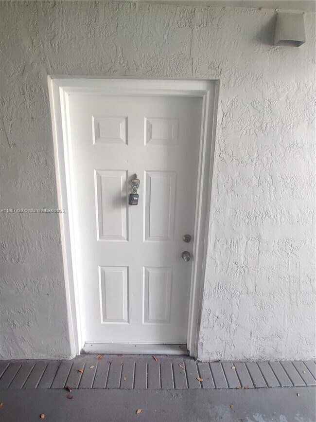 Foto del edificio - 11185 SW 6th St