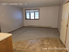 Building Photo - 5827 Laverne Cir N