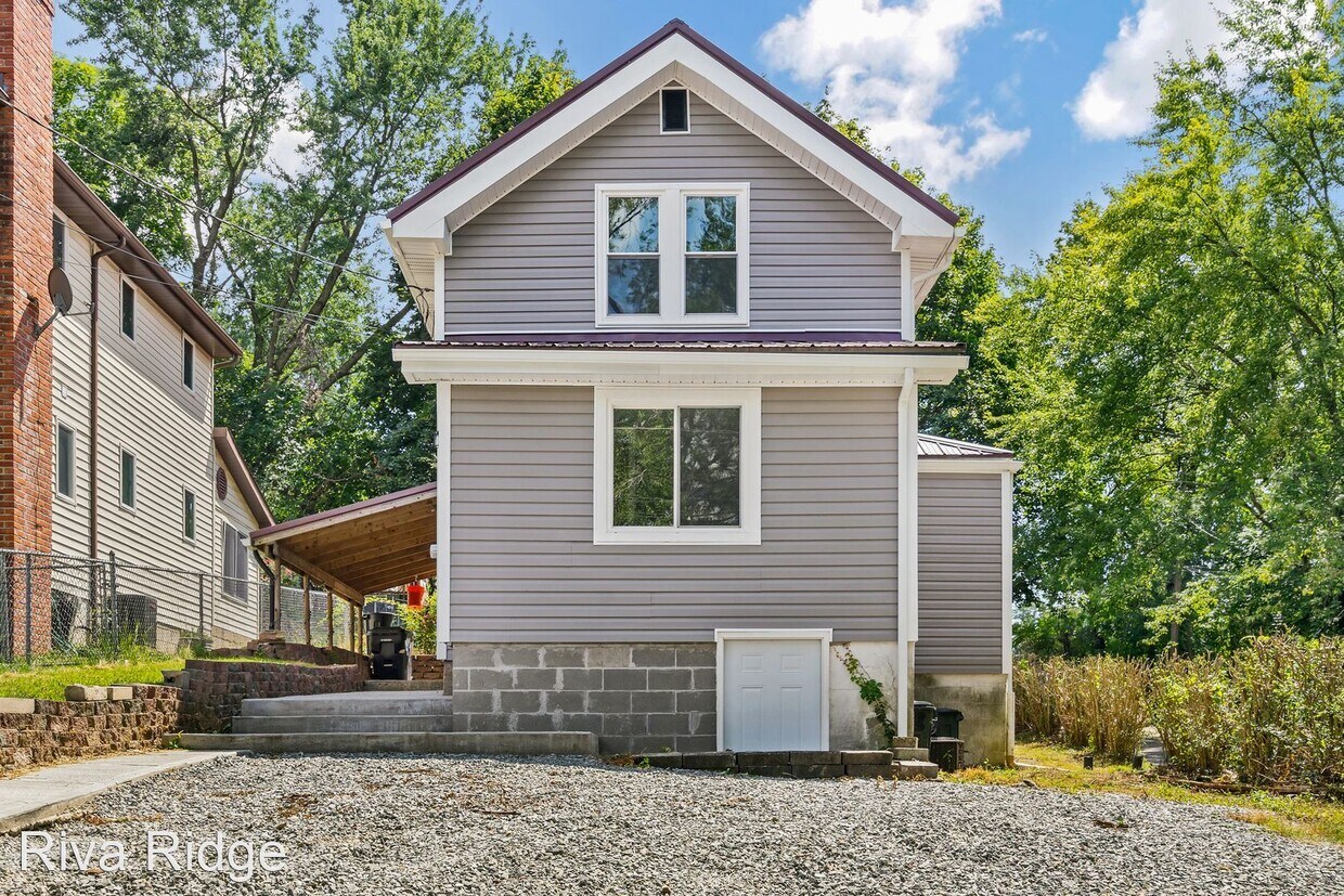 2 br, 1 bath House 2899 Hemlock Street House for Rent in Bethel