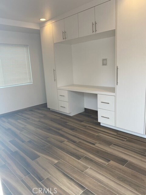 Foto del edificio - 557 N Olive St