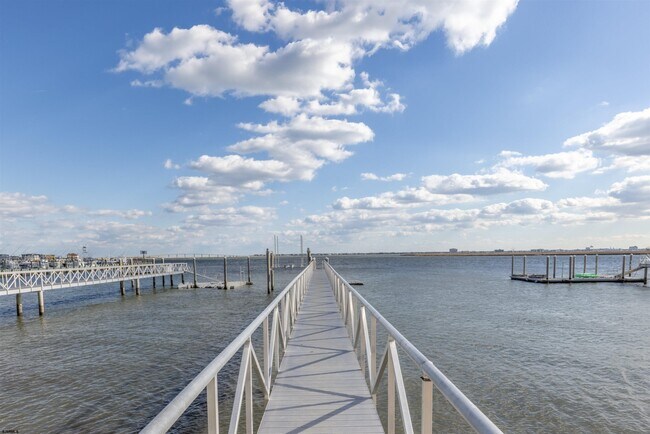 Building Photo - 139 Gibbs Ave