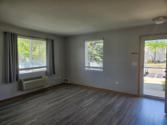 Building Photo - 1401 Silverstone Dr
