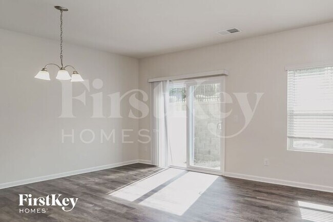 Foto del edificio - 10740 Rivergate Dr NW