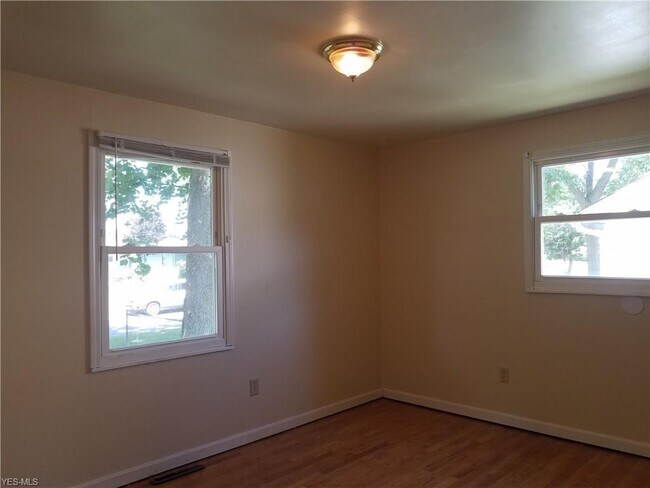 Foto del edificio - 3329 Merriweather St NW