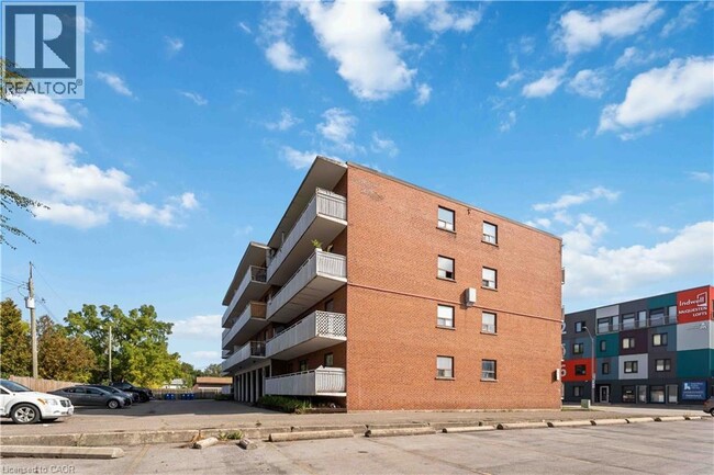 Building Photo - 269 Parkdale Ave N