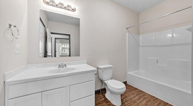 Foto del edificio - 5418 Hutchison St