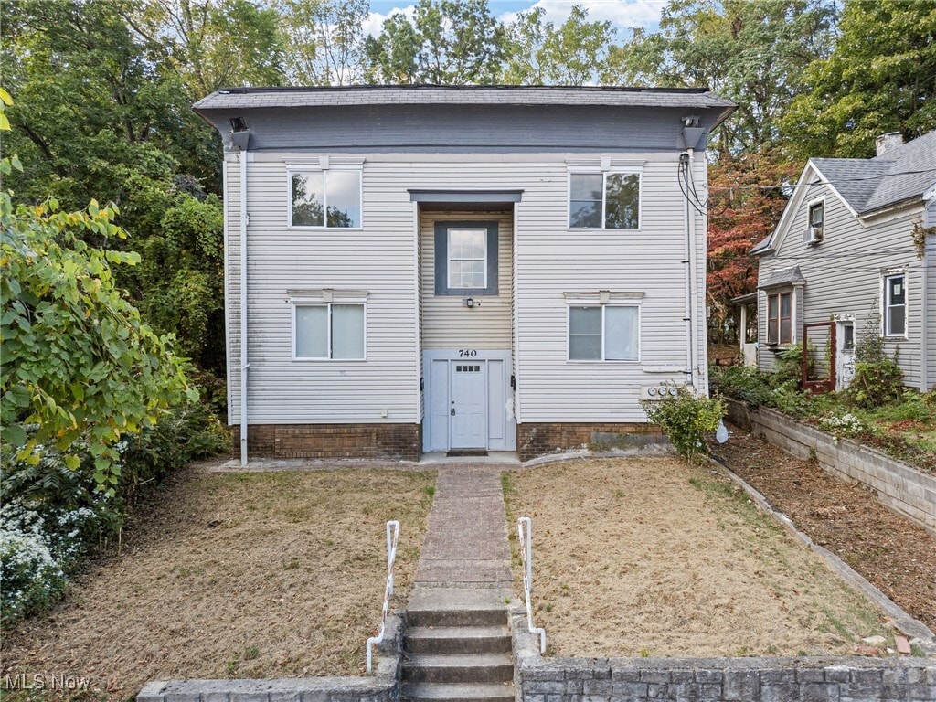 Primary Photo - 740 Fern St