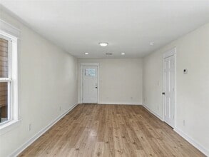 Building Photo - 603 Archer St