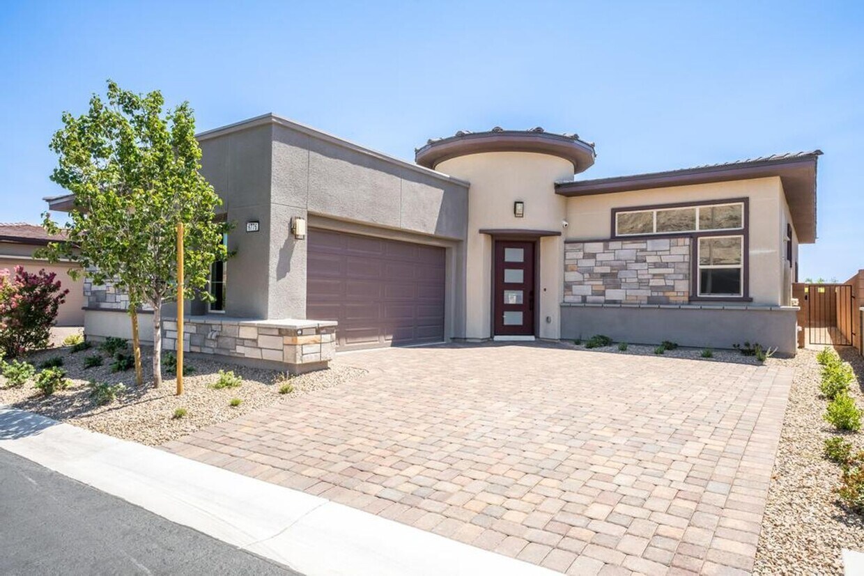 Foto principal - 6776 Steel Mist St