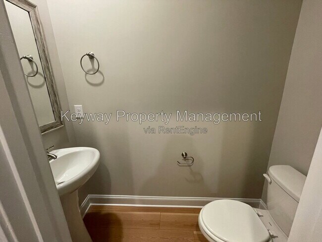 Foto del edificio - 3239 Venetian Dr