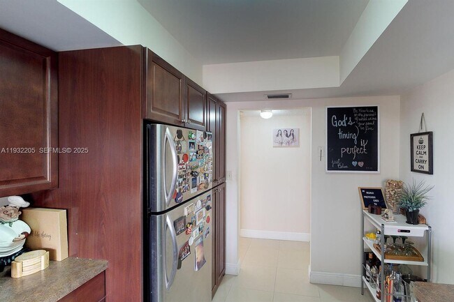 Foto del edificio - 1000 Parkview Dr