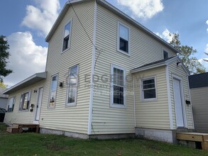 Building Photo - 99 Houston Ave