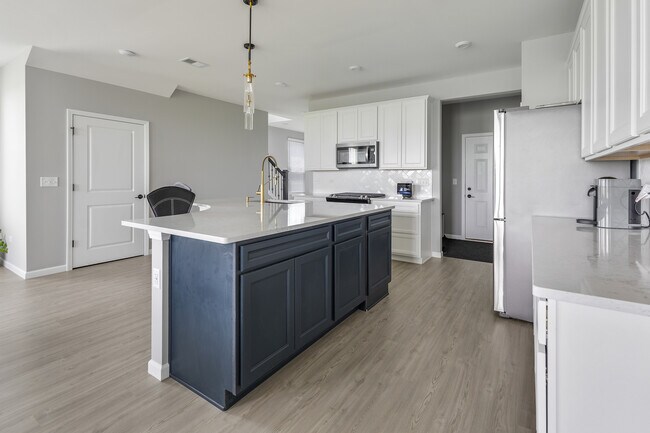 Foto del edificio - 2227 Ryegrass Ln