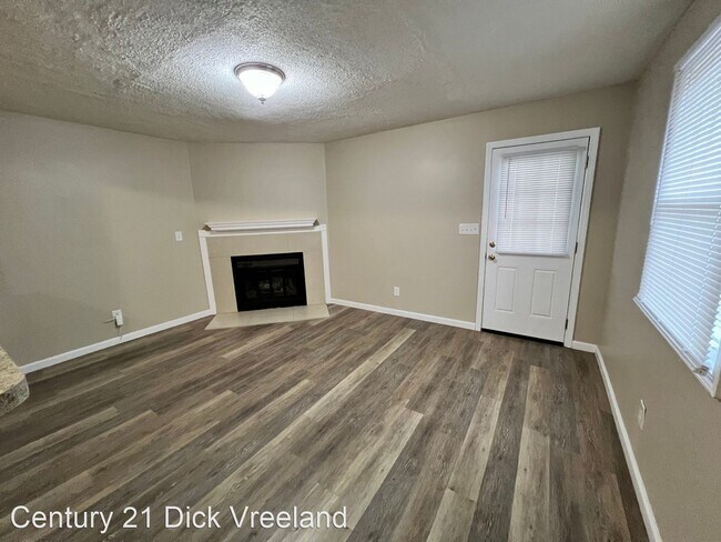 Building Photo - 3 br, 1 bath House - 349 Knollwood Cir.