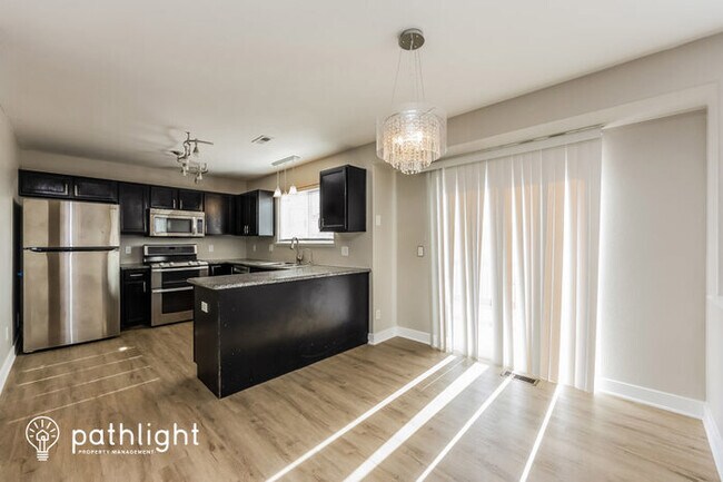 Foto del edificio - 3312 Macgregor Drive