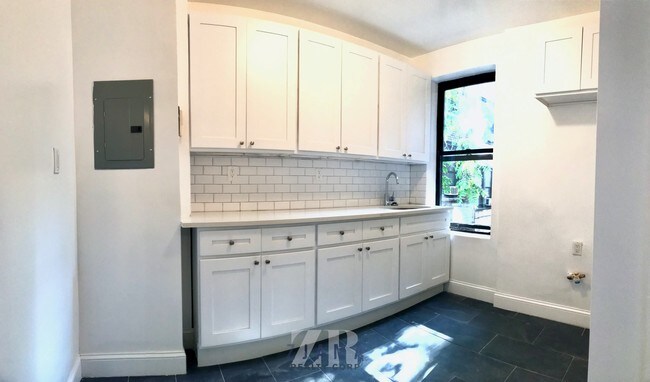 Foto del edificio - 182 E 19th St